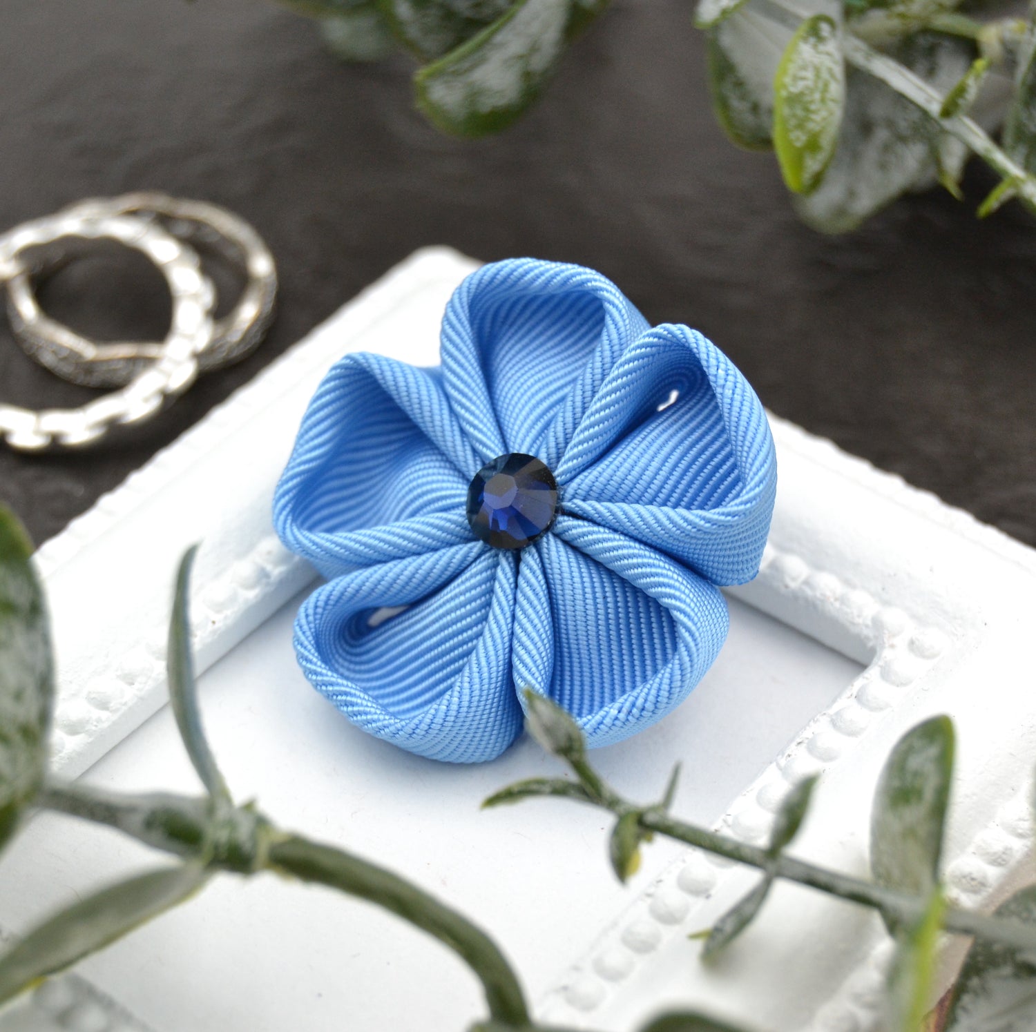 Knopflochblüte "Sky Blue" handgemachte Ansteckblüten für Herren von Moonbirds