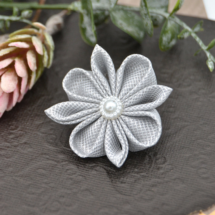 Knopflochblüte "Silver Star" handgemachte Ansteckblüten für Herren von Moonbirds