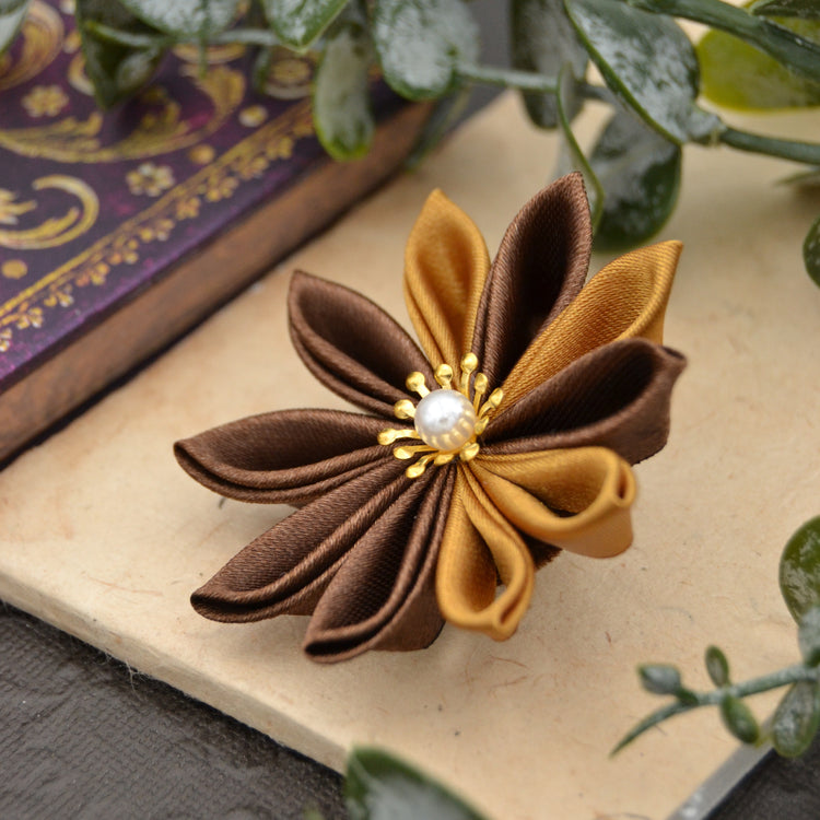 Knopflochblume "Chestnut Star" handgemachte Ansteckblüten für Herren von Moonbirds